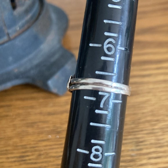 Vintage 925 sterling silver. approximately size 6.75 US snake ring. Peridot. - Picture 8 of 8